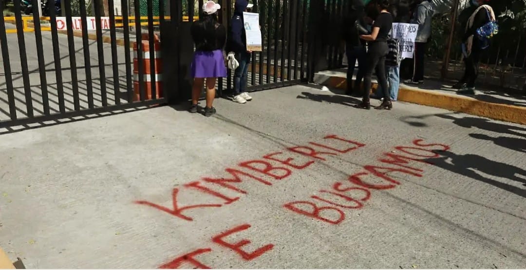 FAMILIARES DE KIMBERLY DICEN QUE FGE CONFIRMÓ QUE CORRESPONDE CUERPO HALLADO CON LA JOVEN