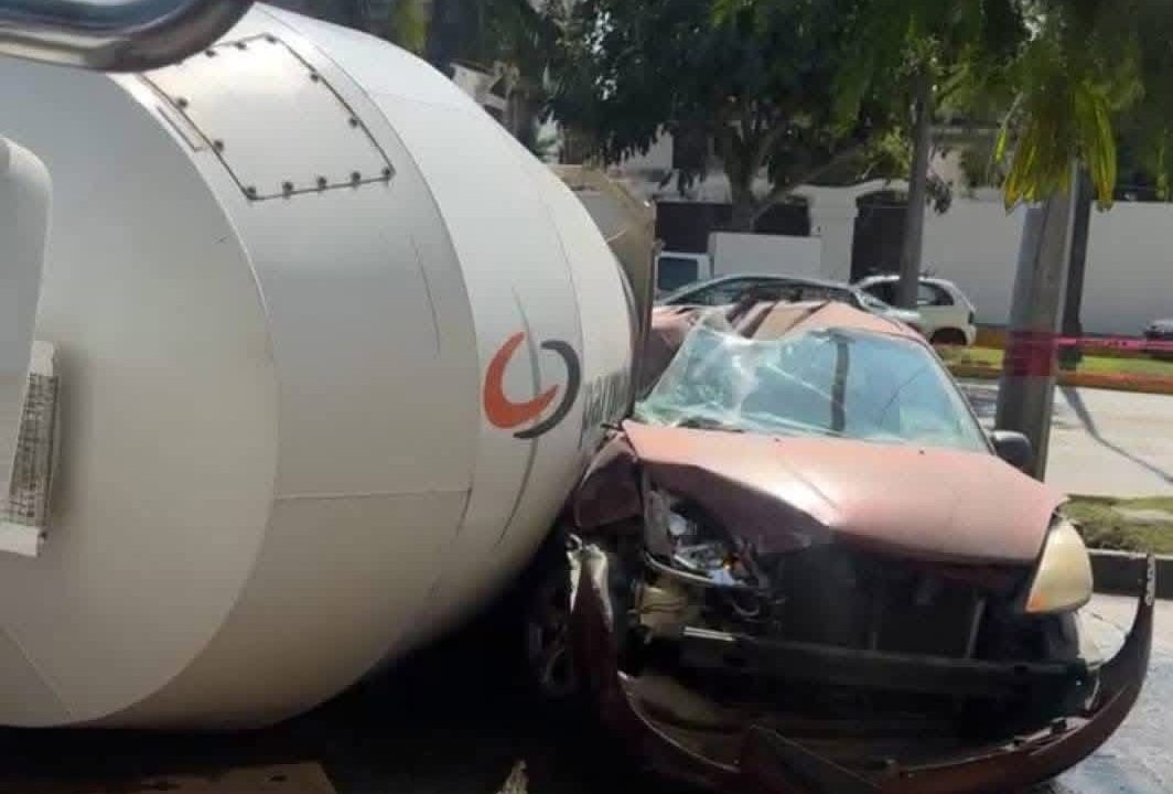 Gobernadora Evelyn Salgado acompaña a Liz Salgado en su 4to informe al frente del DIF Guerrero