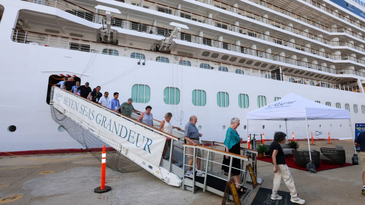 Acapulco consolida su preferencia en el Pacífico con el arribo del crucero MS Seven Seas Grandeur