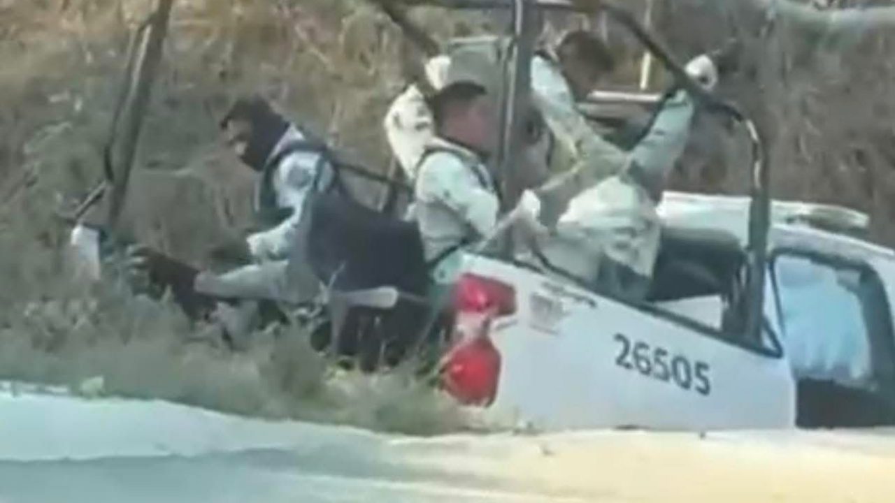 PATRULLA DE LA GUARDIA NACIONAL SUFRE ACCIDENTE EN COSTA CHICA