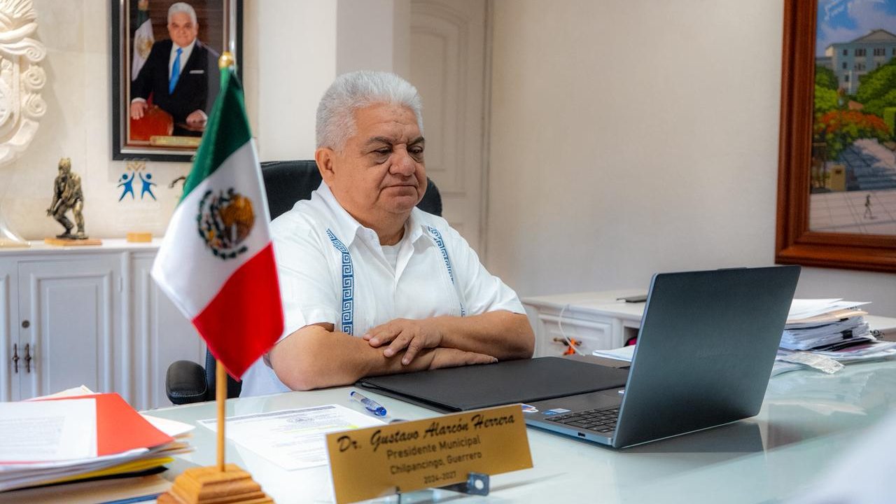 ALCALDE DE CHILPANCINGO DR. GUSTAVO ALARCÓN DICE CONTRA EL SARAMPIÓN HAY QUE VACUNARSE TODOS