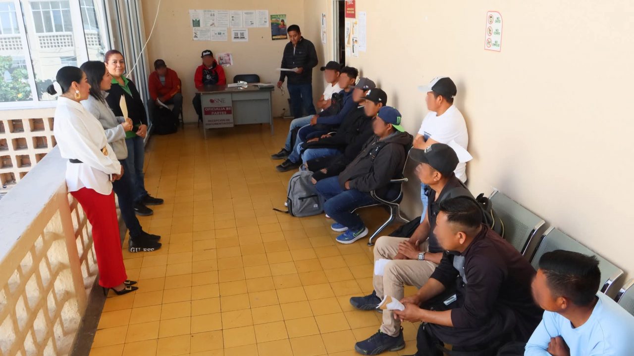 Jornaleros guerrerenses acceden a oportunidades de empleo agrícola en Estados Unidos mediante movilidad laboral regulada