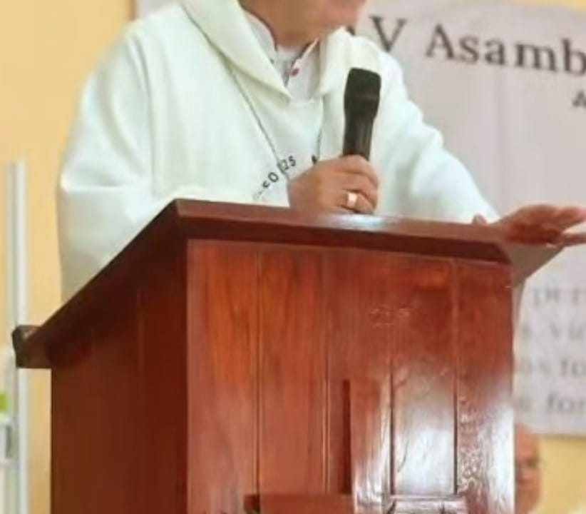 ARZOBISPO DE ACAPULCO LLAMA A RENUNCIAR A LAS ARMAS