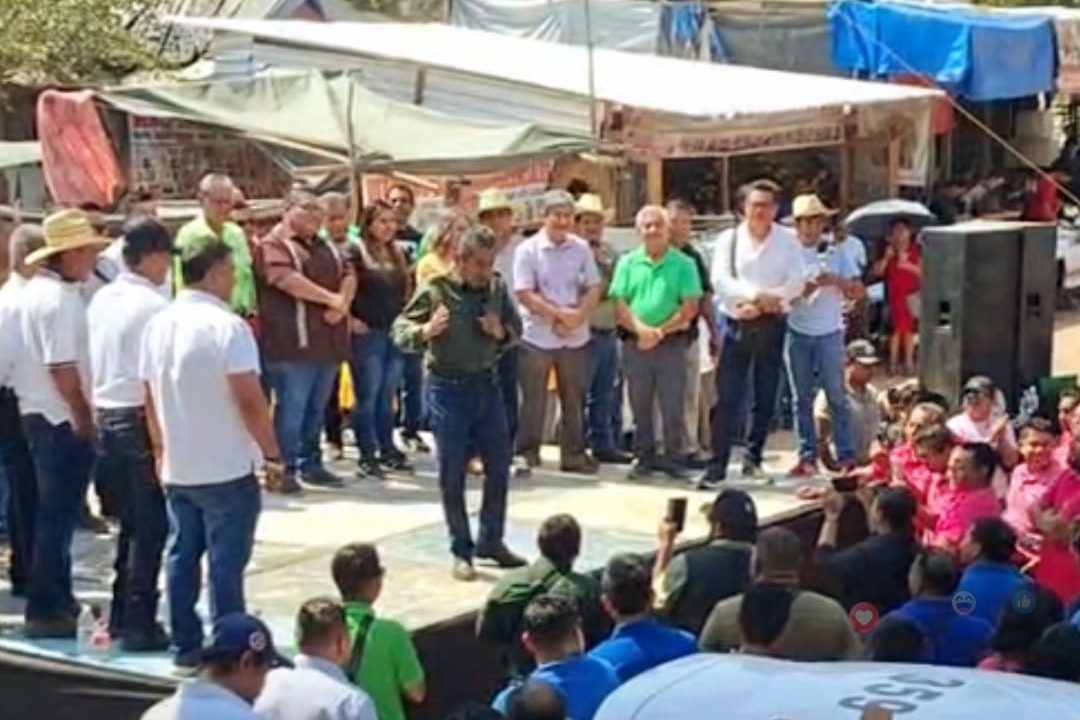 EN TLAPA DOS ACTOS Y UN COLOFÓN: ¿ORGANIZA AYUNTAMIENTO DE TLAPA UN EVENTO CON TRANSPORTISTAS?