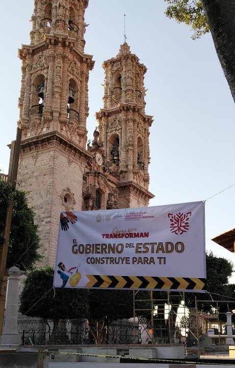 EN TAXCO POR USO DE FILOSA CORTADORA EN OBRA DEL GOBIERNO, OBRERO CASI PIERDE UN PIE
